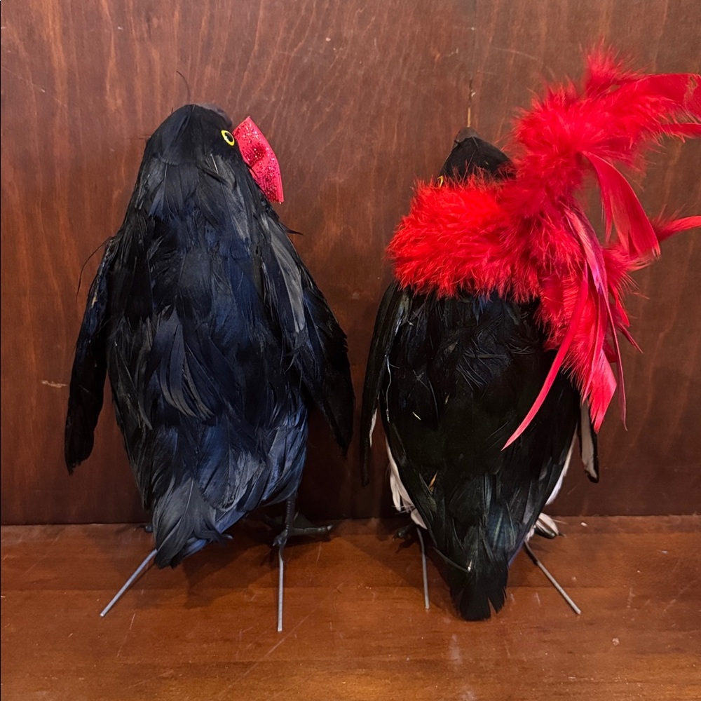 Festive Feathered Bird Penguin Decor with Red Bow-tie and Loofah Accents - Picture 4 of 5